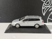 VW Passat Variant 1:43