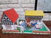 Vintažinis mid century lėlių namas su tvarteliu