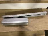 Assa Abloy durų pritraukėjas su bėgeliu Dc 700