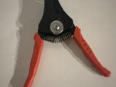 Parduodu Knipex laidų nužievinimo reples - nuotraukos Nr. 2