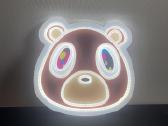 Kanye West neoninis sviestuvas