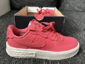 Nike batai