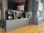 Kef R3 lentyninės kolonėlės