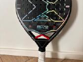 Nox At18 padelio rakete