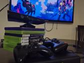Xbox 360 Slim (320gb) + 2 pultai + Kinect