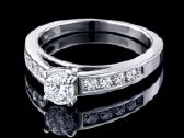 Balto 750 prabos Aukso Žiedas Su Deimantais 0.65ct