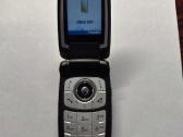 Samsung Sgh-e760 telefonas su pakrovėju.