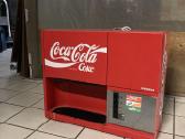 Coca cola gėrimų automatas