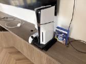 Ps 5 stovas su ventiliatoriumi