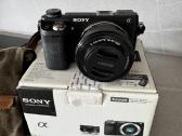 Sony Nex-6 fotoaparatas su objektyvu E16-50mm