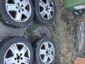 Parduodamos padangos su ratlankiais nuo sharano