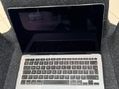 MacBook Air A2179 su defektu