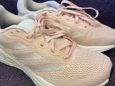 Adidas kedai - nuotraukos Nr. 2