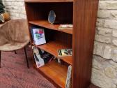 Vintažinė mid century tikmedžio knygų lentyna - nuotraukos Nr. 2