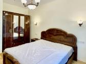 Itališki, klasikinio stiliaus miegamojo baldai