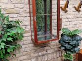 Vintažinė mid century pakabinama vitrina/spintelė