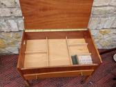 Vintažinis mid century tikmedžio staliukas/siūlinė - nuotraukos Nr. 3