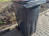 Parduodamas šiukšliu konteineris