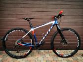 Scott scale 910 L dydis pilnas karbonas