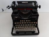 Antikvarine Adler spausdinimo masinele 1932