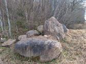Parduodami didelių gabaritų akmenys