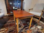 Mid century tikmedžio staliukas - nuotraukos Nr. 4