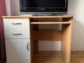 Rašomas stalas + televizorius