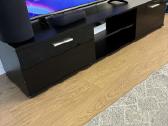Naudota TV spintele 180cm