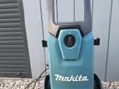 Aukšto slėgio įrenginys Makita Hw1200 su priedais.