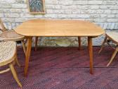 Vintažinis mid century guobos masyvo stalas