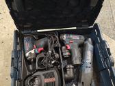Bosch 12v 3 irankiu komplektas su 3 x baterijomis.