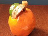 Dekoratyvinė keraminė obuolio statulėlė, 11cm aukš