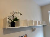 2 Baltos lentynėlės po 75cm