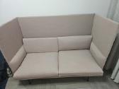 Kompaktiška dvivietė sofa