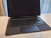 Parduodamas iPad Air 11" (M2) su klaviatūra