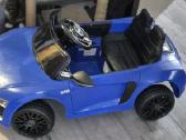 Elektromobilis audi R8 su pulteliu