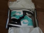 Jordan 1 Mid