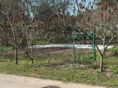 Metalinė naudota tvora su stulpeliais.