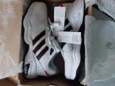 Adidas kedai - nuotraukos Nr. 2