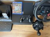 Parduodamas Playstation 4 Pro + Logitech G29 vaira