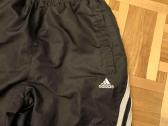 Adidas juodos kelnes berniukui - nuotraukos Nr. 2