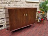 Vintažinis mid century gėrimų šaldytuvas su baru