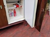 Vintažinis mid century gėrimų šaldytuvas su baru - nuotraukos Nr. 4