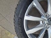 VW Golf ratlankiai su geros būklės padangom - nuotraukos Nr. 2