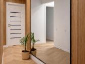 Modernus veidrodis su juodu rėmeliu - nuotraukos Nr. 2