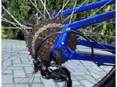 Mėlynas specialized dviratis