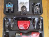 Milwaukee M 12 Hpt akumuliatorinis hidr.presas