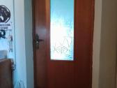 Dovanojame duris su stakta