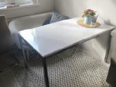 Ikea stalas