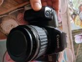 Canon EOS 1000f su 35-80mm objektyvu